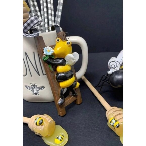 Honey Bee 2 Piece Set Tiered Tray Shelf Decor Spring Summer Farmhouse Kitsch - Picture 3 of 4